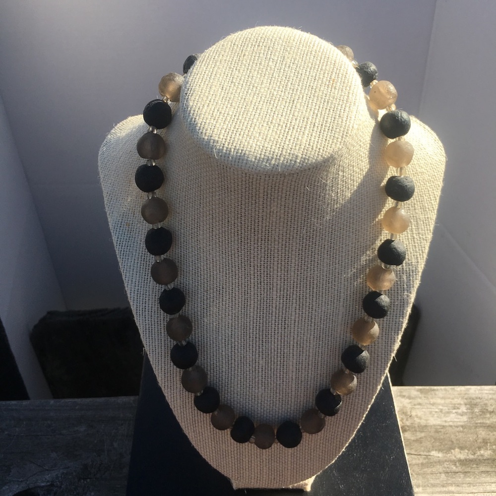Bead Necklace Black & Tan